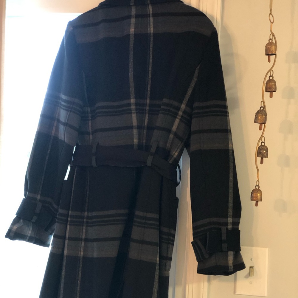 Ladies trench coat (White House Black Market)